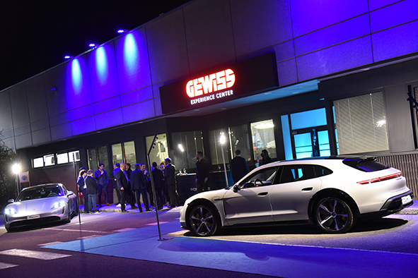 Presentata al Gewiss Experience Center la nuova Porsche Taycan Sport Turismo