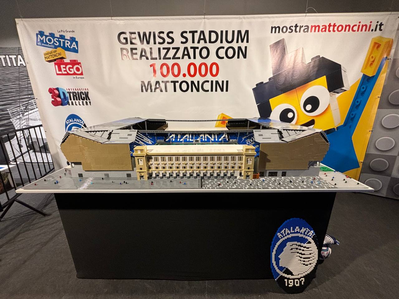 Il Gewiss Stadium coi mattoncini LEGO