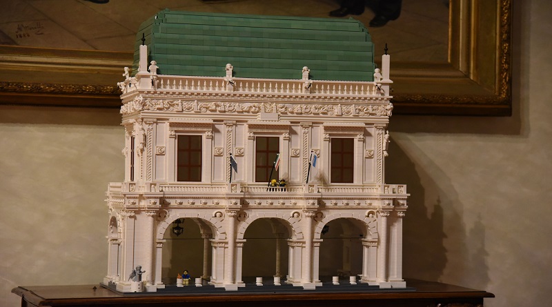 Inaugura LEGO Store Brescia